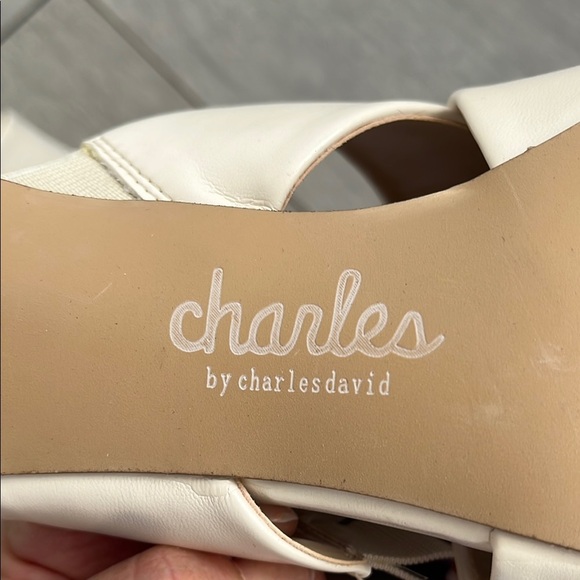 CHARLES DAVID NWOT Cream Heeled Gleam Sandals with Multicolor Buckle, Size 8 - Picture 2 of 10